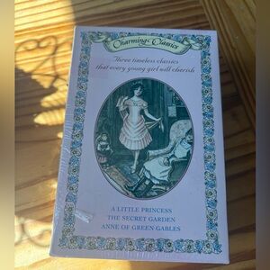 Charming Classics Book Collection with Locket 💖